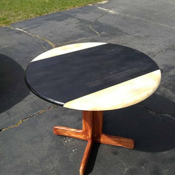 Folding table - Picture 4 of 6